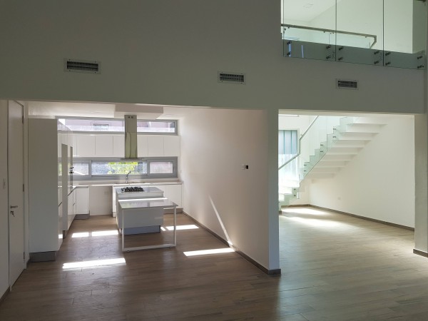 CASA A ESTRENAR EN WESTON