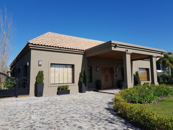 CASA EN TERRAVISTA FONDO AL LAGO