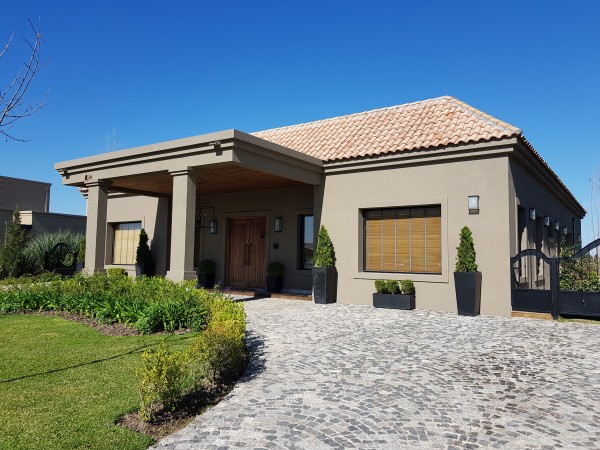 CASA EN TERRAVISTA FONDO AL LAGO