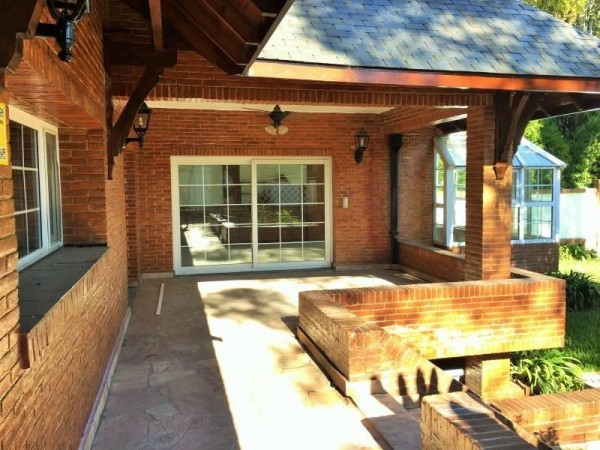 CASA EN MARTINEZ 