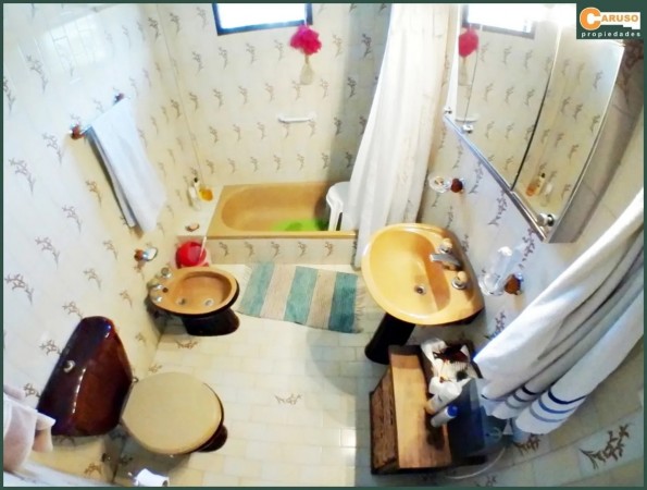 Casa con 3 dormitorios en Paso del Rey sur.