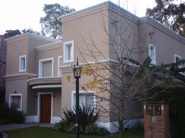 CASA EN EL CASCO 