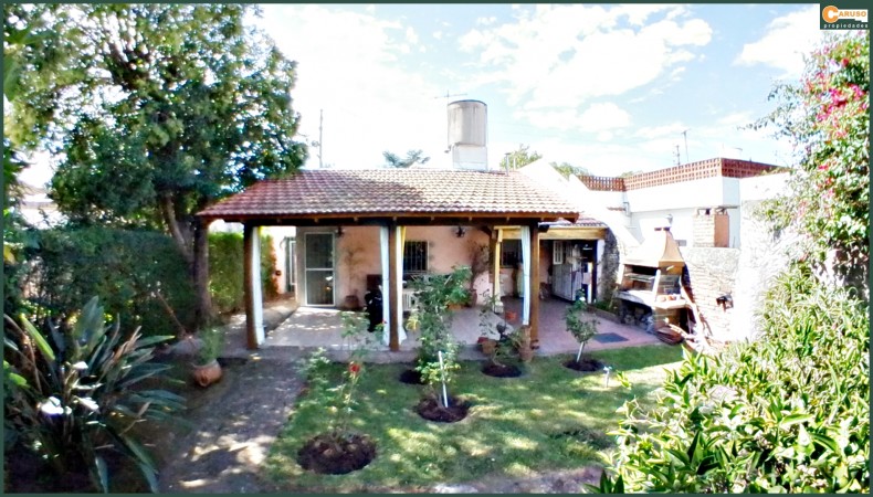 Chalet con 2 dormitorios en Paso del Rey centro