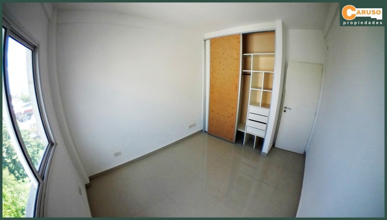 Departamento con 1 dormitorio en Moreno Centro