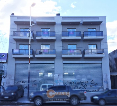 Departamentos con un dormitorio en Paso del Rey centro, frente al Banco Provincia