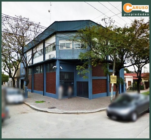 Local comercial con oficinas en Paso del Rey centro, Pio XII esquina Morón.