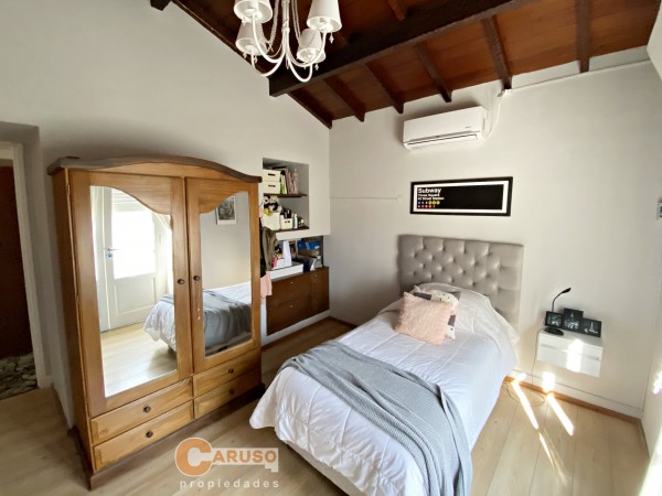 Casa con 2 dormitorios sobre terreno de 1600 m², ubicación estratégica