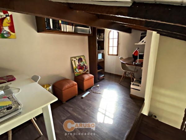 Casa con 2 dormitorios sobre terreno de 1600 m², ubicación estratégica