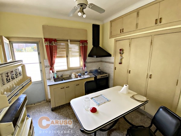 Casa clásica con 2 dormitorios en Moreno centro, ubicación ideal