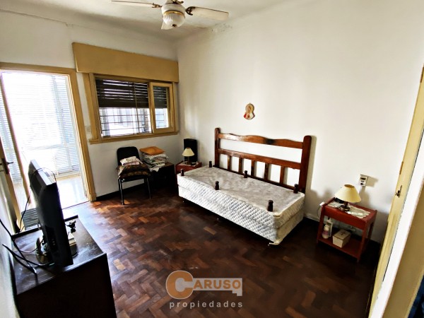 Casa clásica con 2 dormitorios en Moreno centro, ubicación ideal