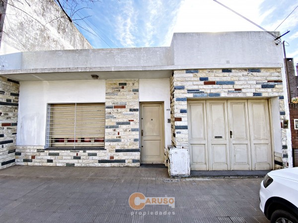 Casa clásica con 2 dormitorios en Moreno centro, ubicación ideal