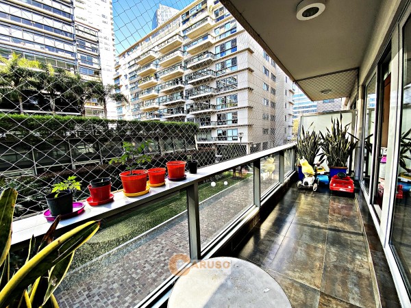 Puerto Madero (Madero Center) - Departamento con vista al dique y ciudad. 233 m2 cubiertos