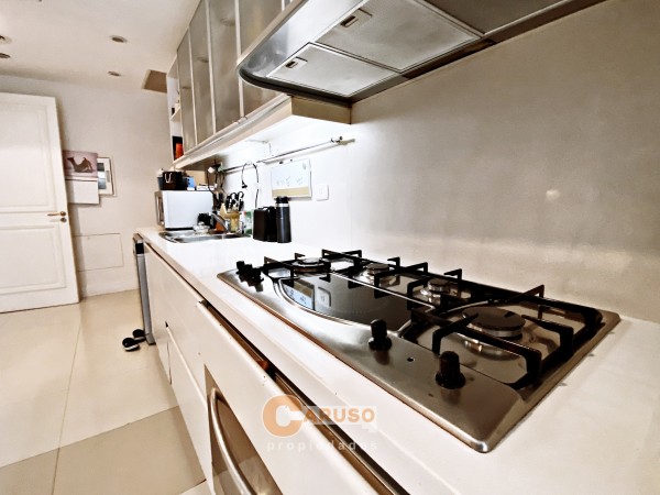 Puerto Madero (Madero Center) - Departamento con vista al dique y ciudad. 233 m2 cubiertos
