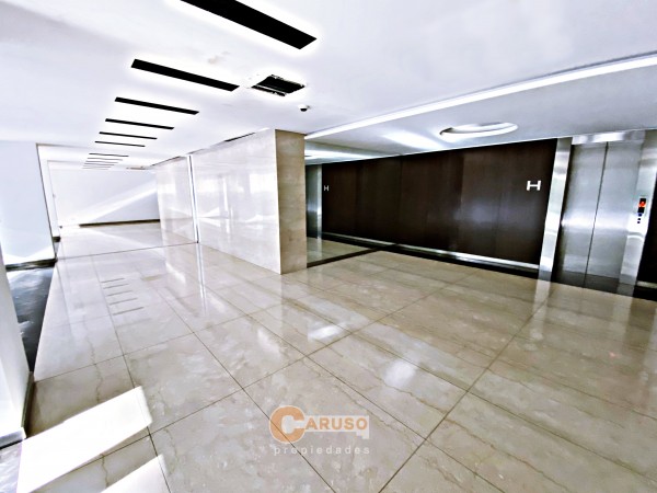 Puerto Madero (Madero Center) - Departamento con vista al dique y ciudad. 233 m2 cubiertos