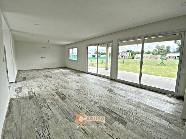 Casa con 4 dormitorios en Fincas de Alvarez