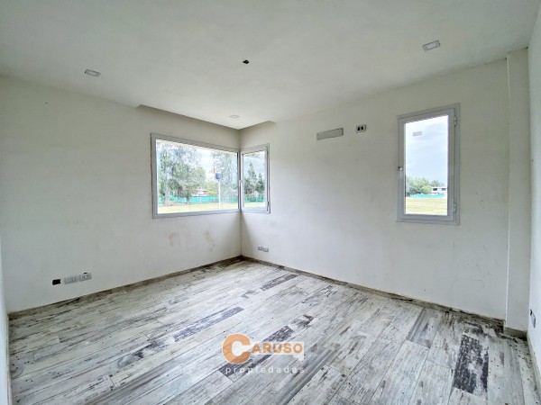 Casa con 4 dormitorios en Fincas de Alvarez