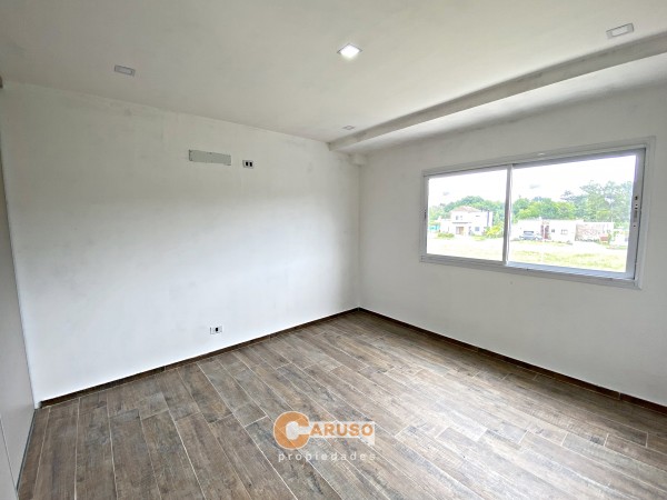 Casa con 4 dormitorios en Fincas de Alvarez