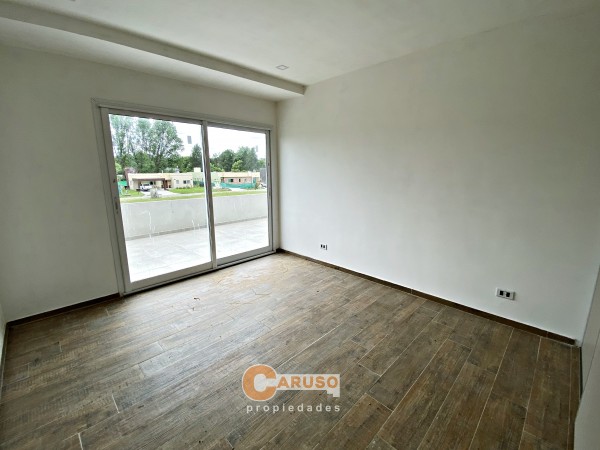 Casa con 4 dormitorios en Fincas de Alvarez