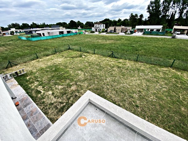 Casa con 4 dormitorios en Fincas de Alvarez