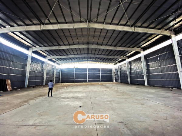 Nave Industrial con Oficinas en Parque Industrial Moreno - PIM1