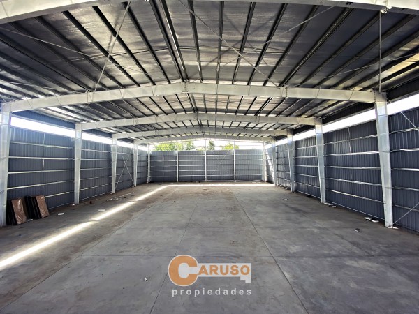 Nave Industrial con Oficinas en Parque Industrial Moreno - PIM1