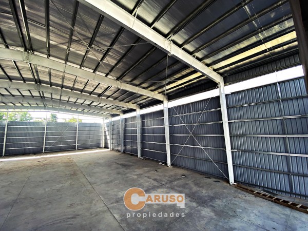 Nave Industrial con Oficinas en Parque Industrial Moreno - PIM1
