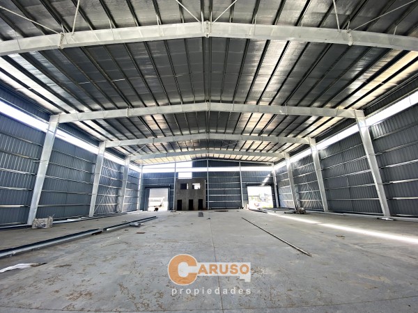 Nave Industrial con Oficinas en Parque Industrial Moreno - PIM1