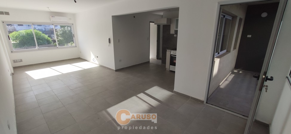 Departamento con 1 dormitorio y balcon en Paso del Rey Centro