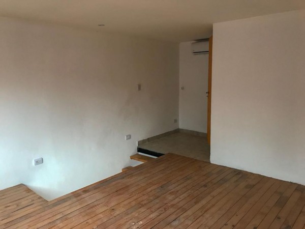 Departamento con 1 dormitorio a tres cuadras de la estacion de La Reja 