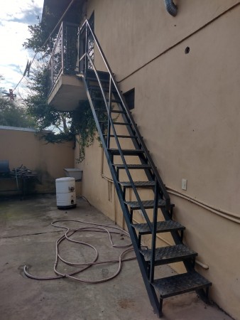 Departamento con 1 dormitorio en planta alta PDR