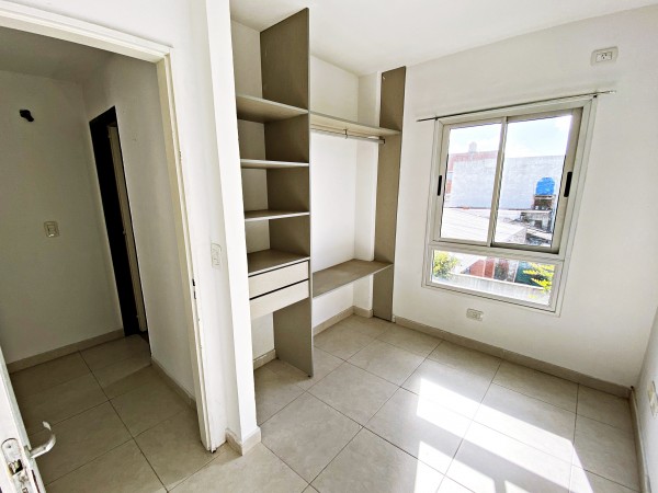 Duplex con 2 habitaciones detras de la Universidad de Moreno