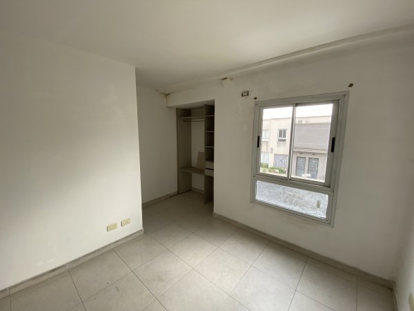 Duplex con 2 habitaciones detras de la Universidad de Moreno
