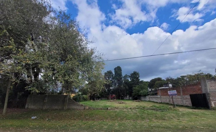 Lote de 1200 m2 en venta, La Reja centro