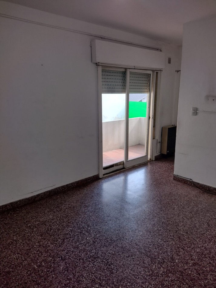 Departamento tres ambientes en Moreno