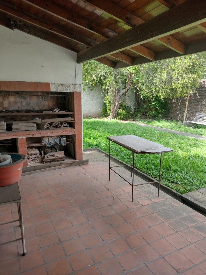 Chalet 4 ambientes Moreno Centro