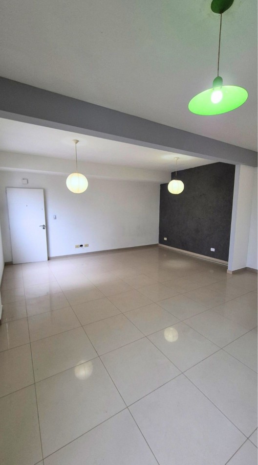 Venta monoambiente con Cochera en Moreno Centro a 500m Estacion