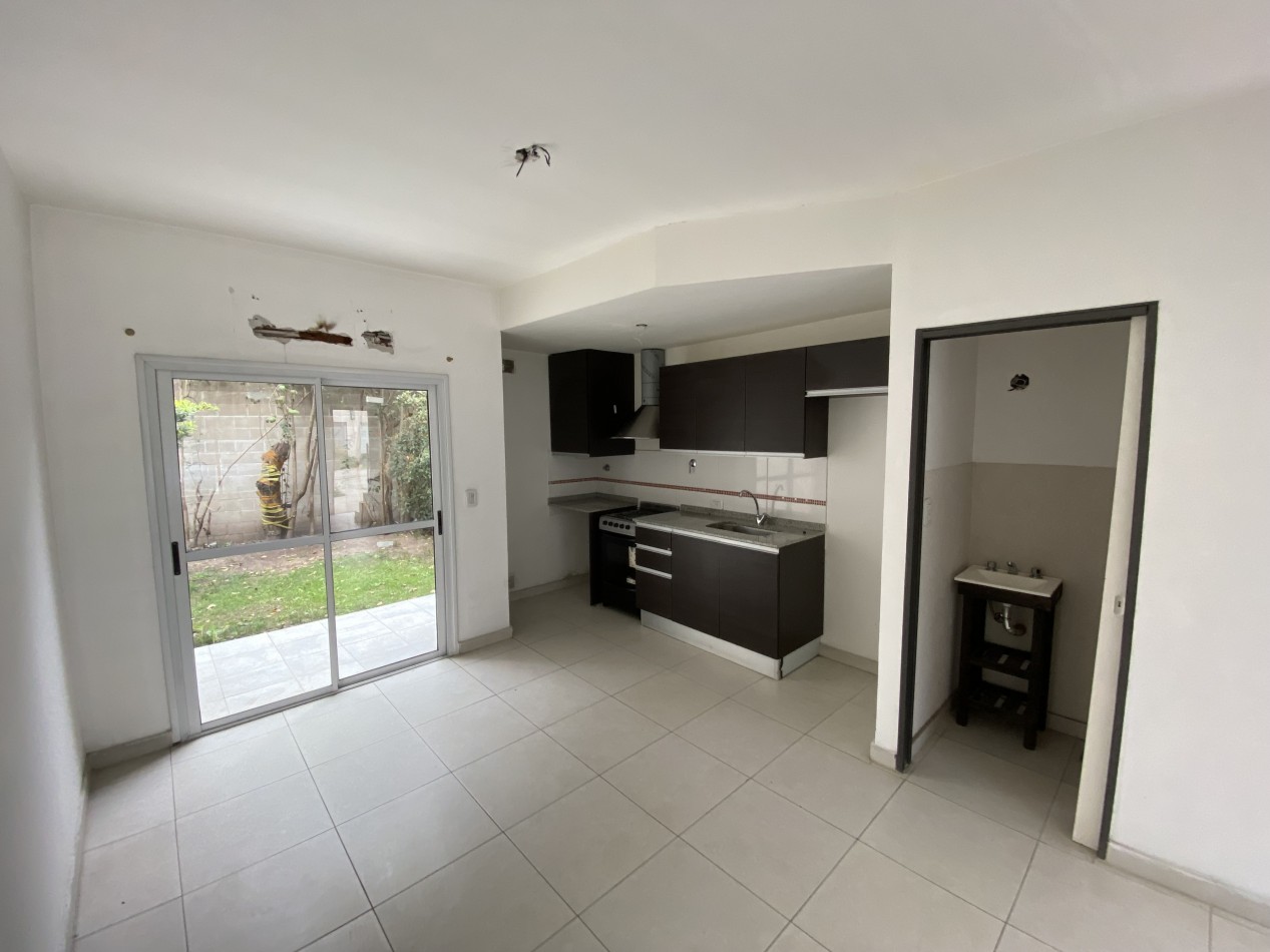 DUPLEX EN ZONA UNIVERSIDAD DE MORENO