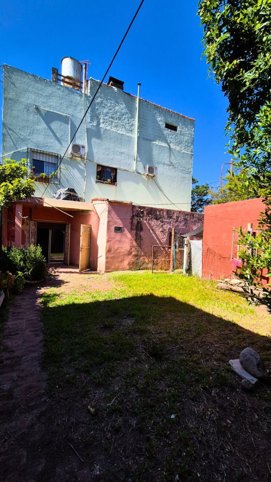 Hermosa propiedad con ubicacion estrategia sobre calle Joly en Moreno. 