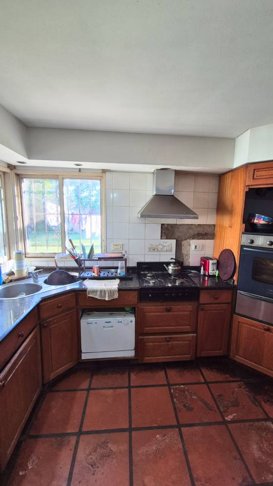 EXCEPCIONAL PROPIEDAD DE 2.000 M² A METROS DE AV. VICTORICA Y ACCESO OESTE | Oportunidad Desarrollos (FOT 1.4) |