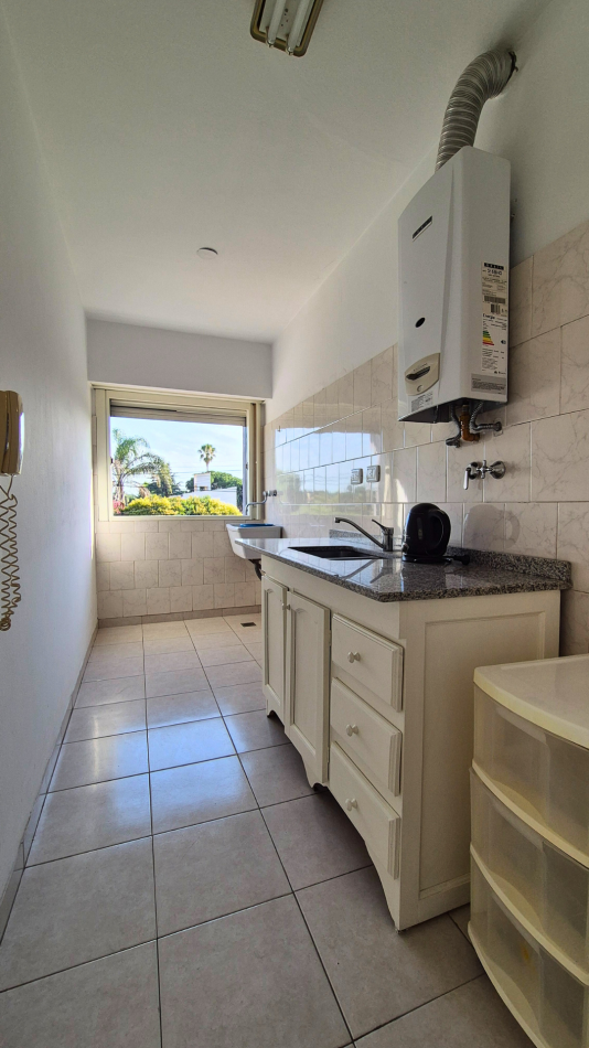 Oportunidad en Edificio Eneas | 2 Ambientes Impecable | Pleno Centro