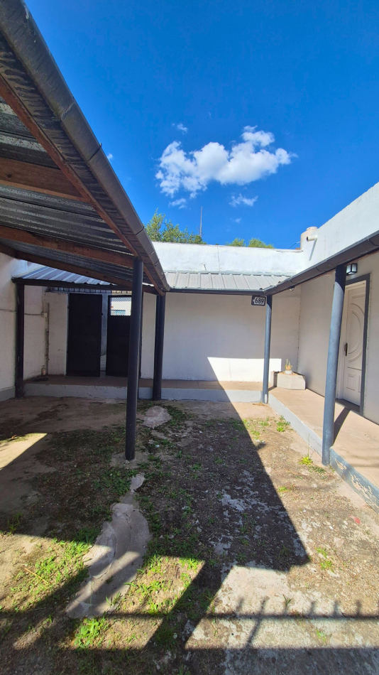 Espacio de sobra: Casa con 3 dormitorios, quincho gigante y zona de guardado en Boluevard Peron