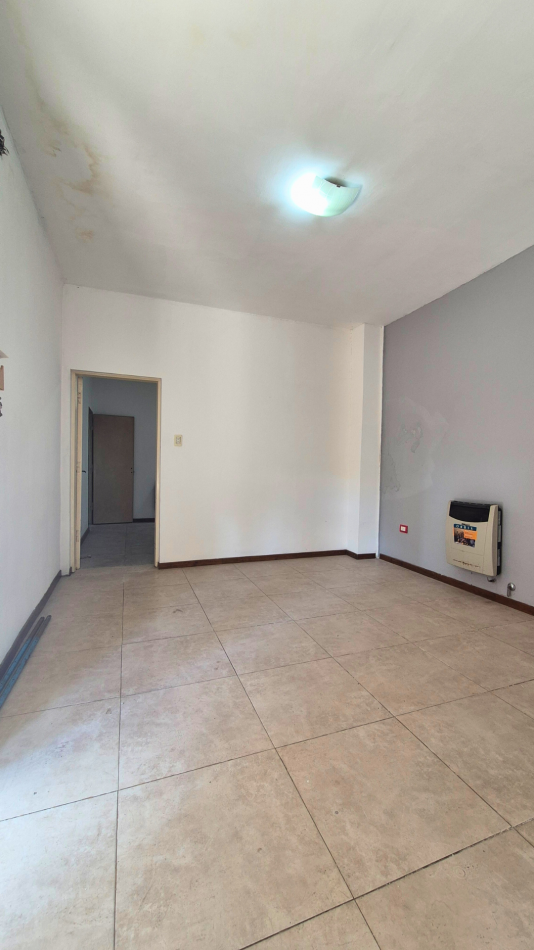 Espacio de sobra: Casa con 3 dormitorios, quincho gigante y zona de guardado en Boluevard Peron