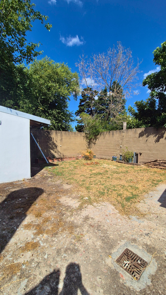 Espacio de sobra: Casa con 3 dormitorios, quincho gigante y zona de guardado en Boluevard Peron