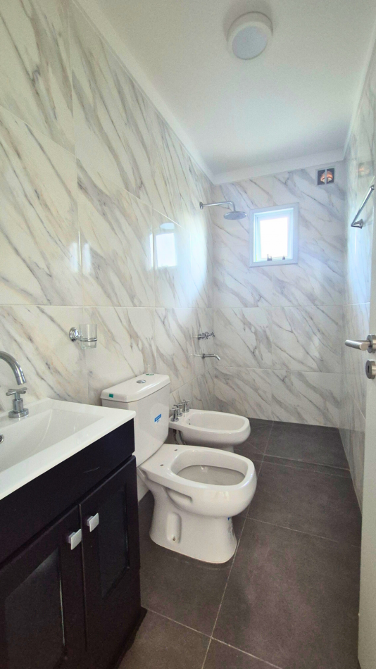 Alquiler DEPARTAMENTO A ESTRENAR CON BALCON EN EL CENTRO DE PASO DEL REY - SIN EXPENSAS.