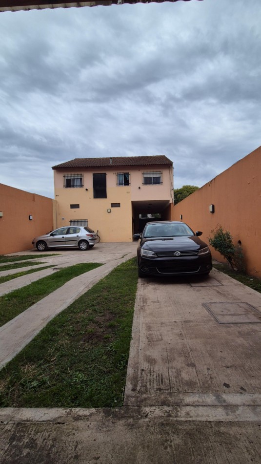 Duplex 3 ambientes en Paso del Rey, Moreno