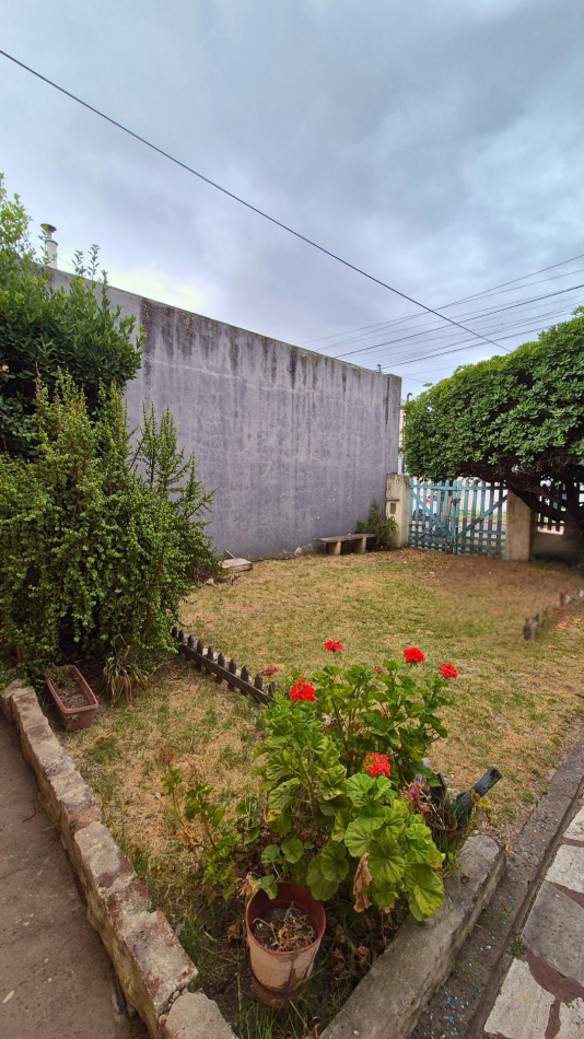 Venta Casa sobre Lote de 10x24 en el Corazon de Paso del Rey Centro