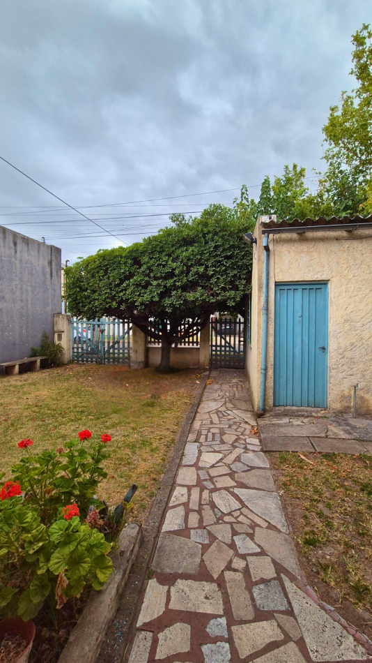 Venta Casa sobre Lote de 10x24 en el Corazon de Paso del Rey Centro