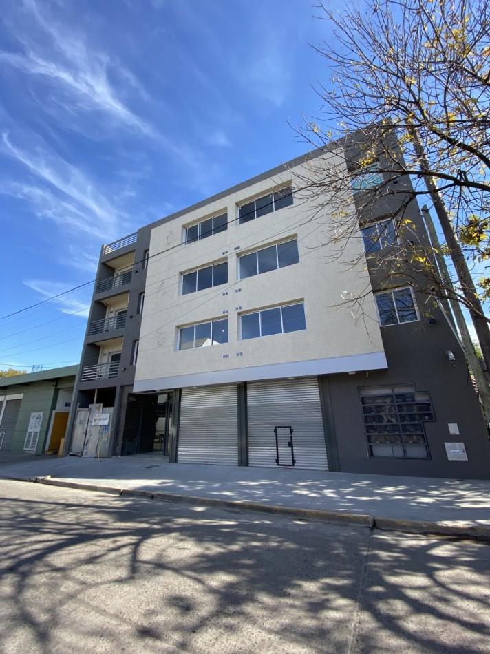 Departamento dos ambientos en Paso del Rey, Moreno