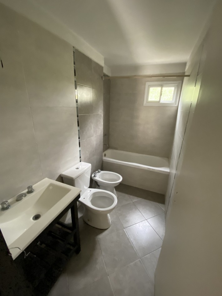 DUPLEX EN ZONA UNIVERSIDAD DE MORENO