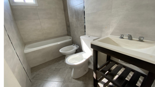 DUPLEX EN ZONA UNIVERSIDAD DE MORENO